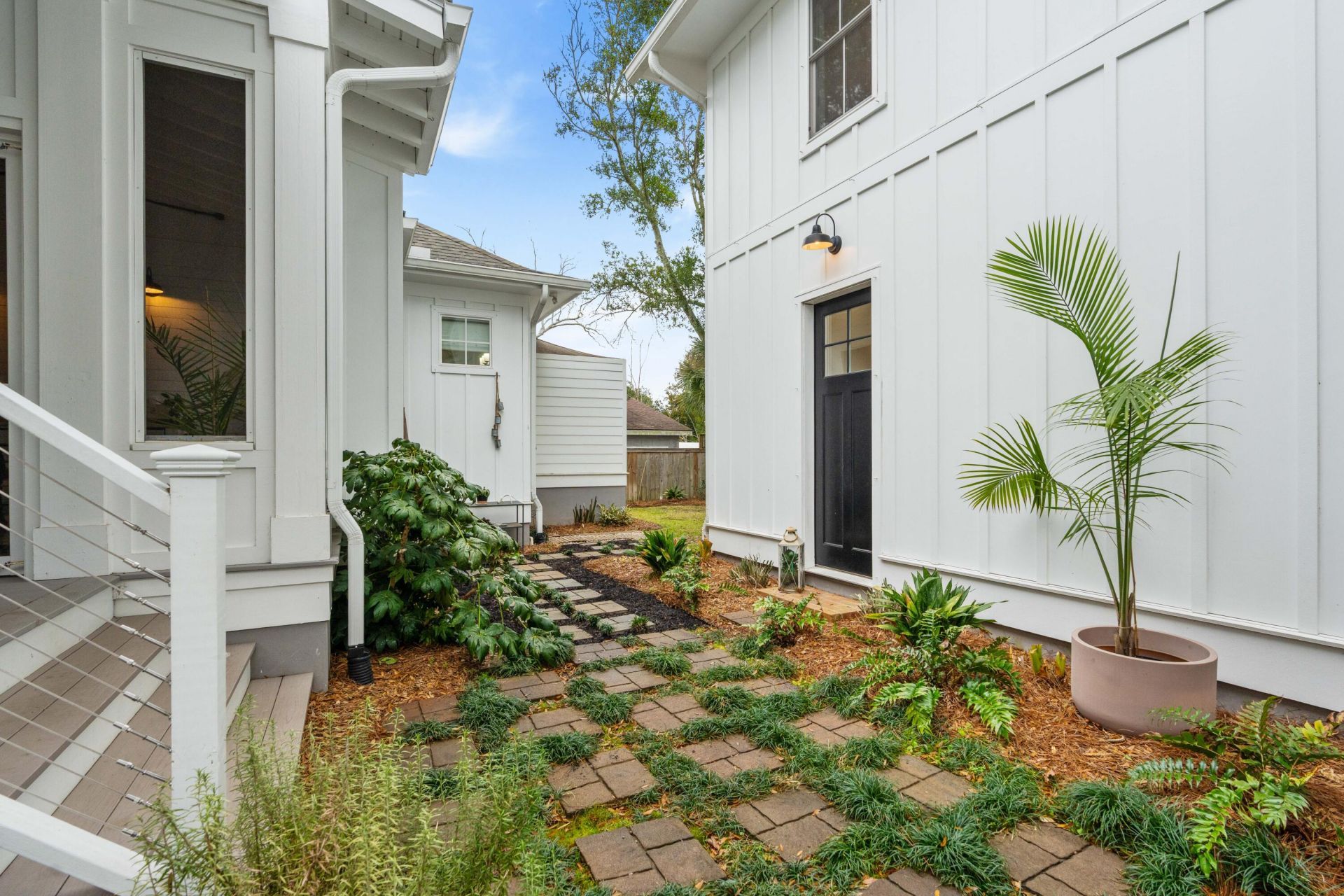 733 Atlantic Street Photo 24