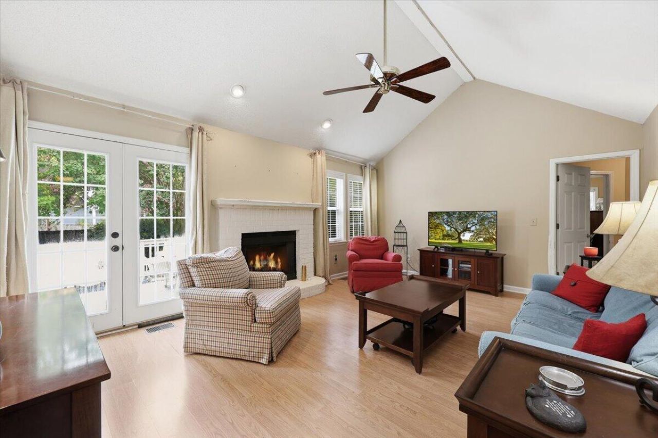 1012 Crooked Stick Court Photo 4