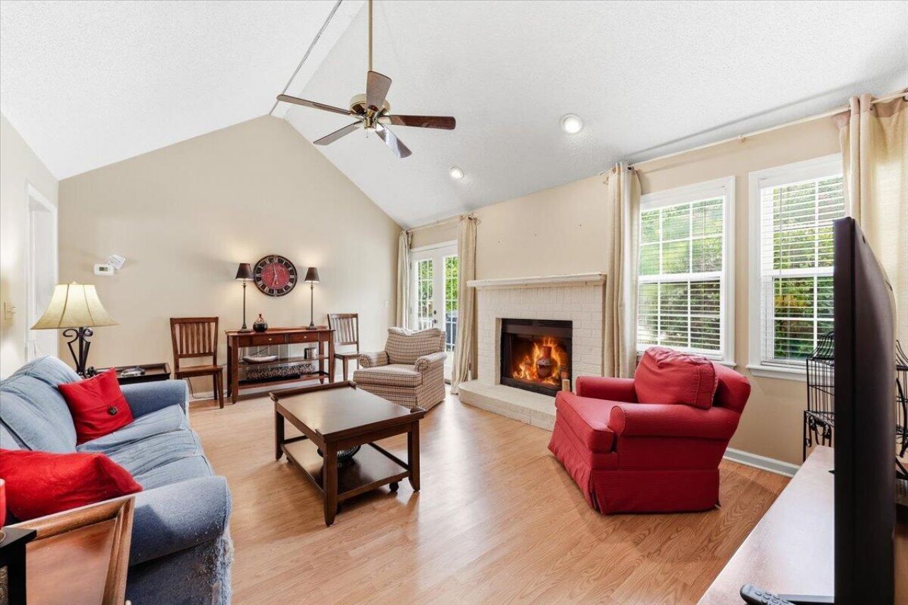 1012 Crooked Stick Court Photo 5