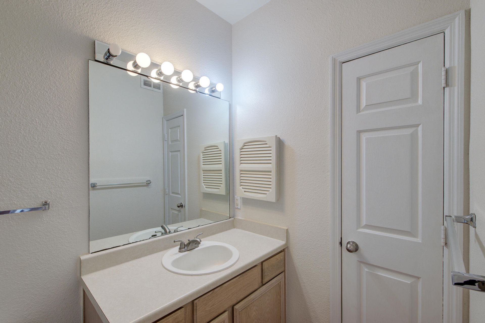 700 Daniel Ellis Drive Photo 16