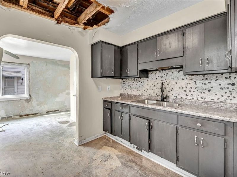 3069 E 67th Street , Cleveland, OH 44127 Photo 16