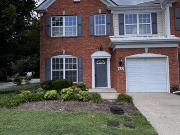 452 Old Towne Dr , Brentwood, TN 37027