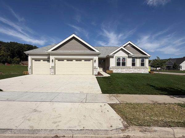 314 Summit Passage, Deerfield, WI 53531