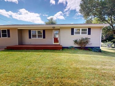 41 David Drive, Milton, WV 25541