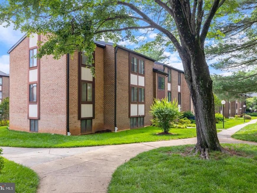 9731 Kings Crown Court, Unit 201, Fairfax, VA 22031 Main Photo