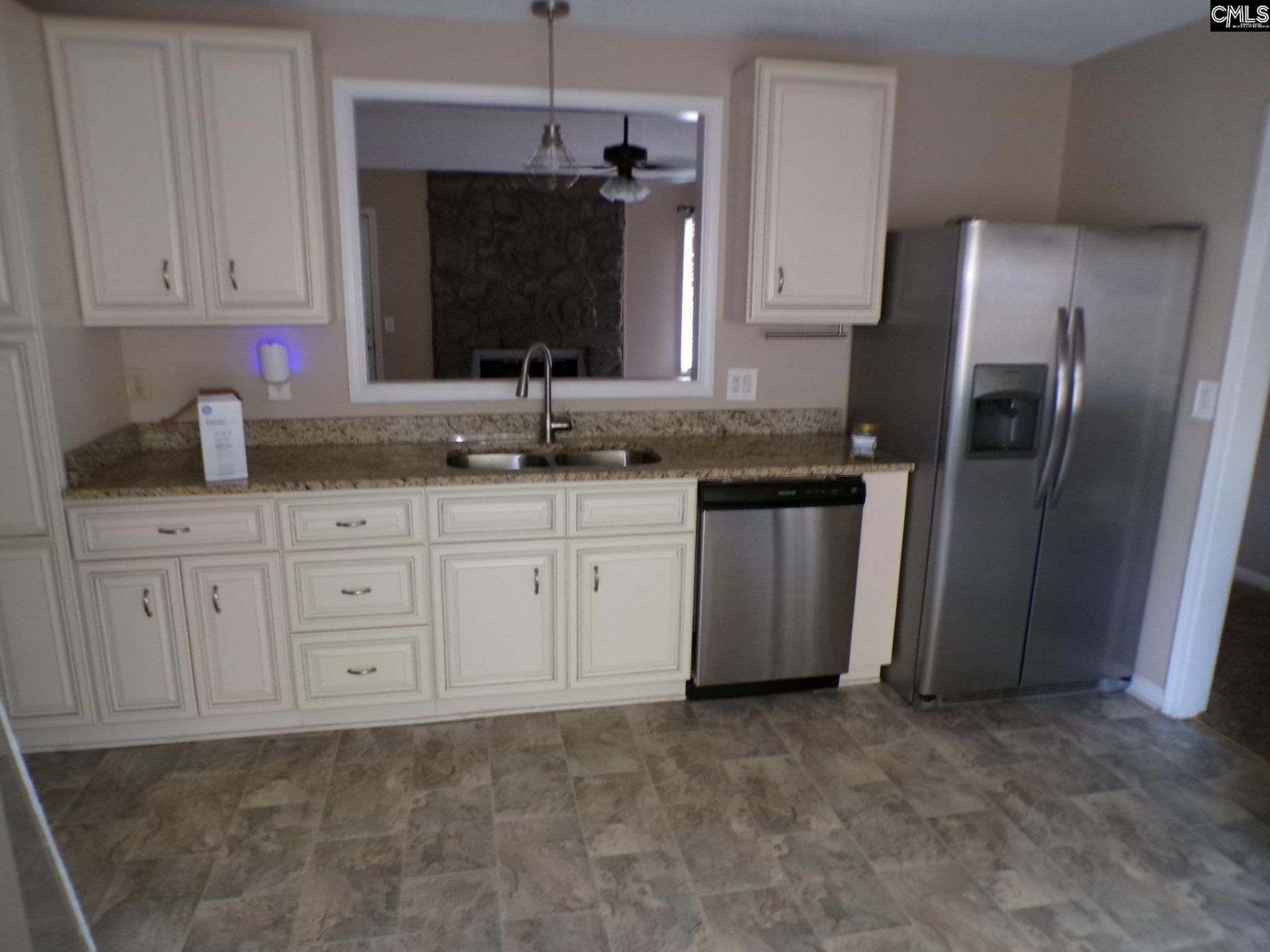 115 Sunset Strip Photo 24