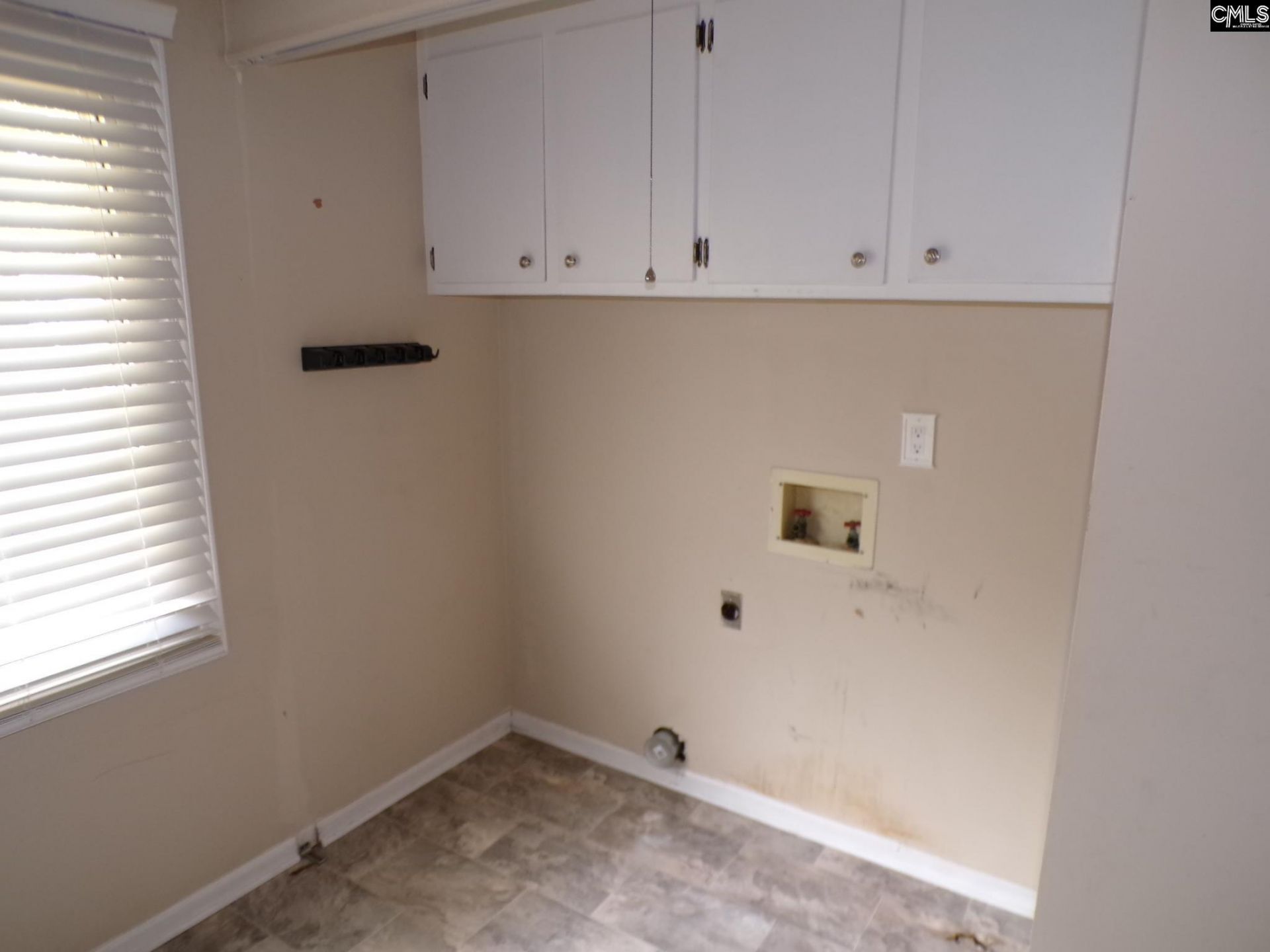 115 Sunset Strip Photo 6