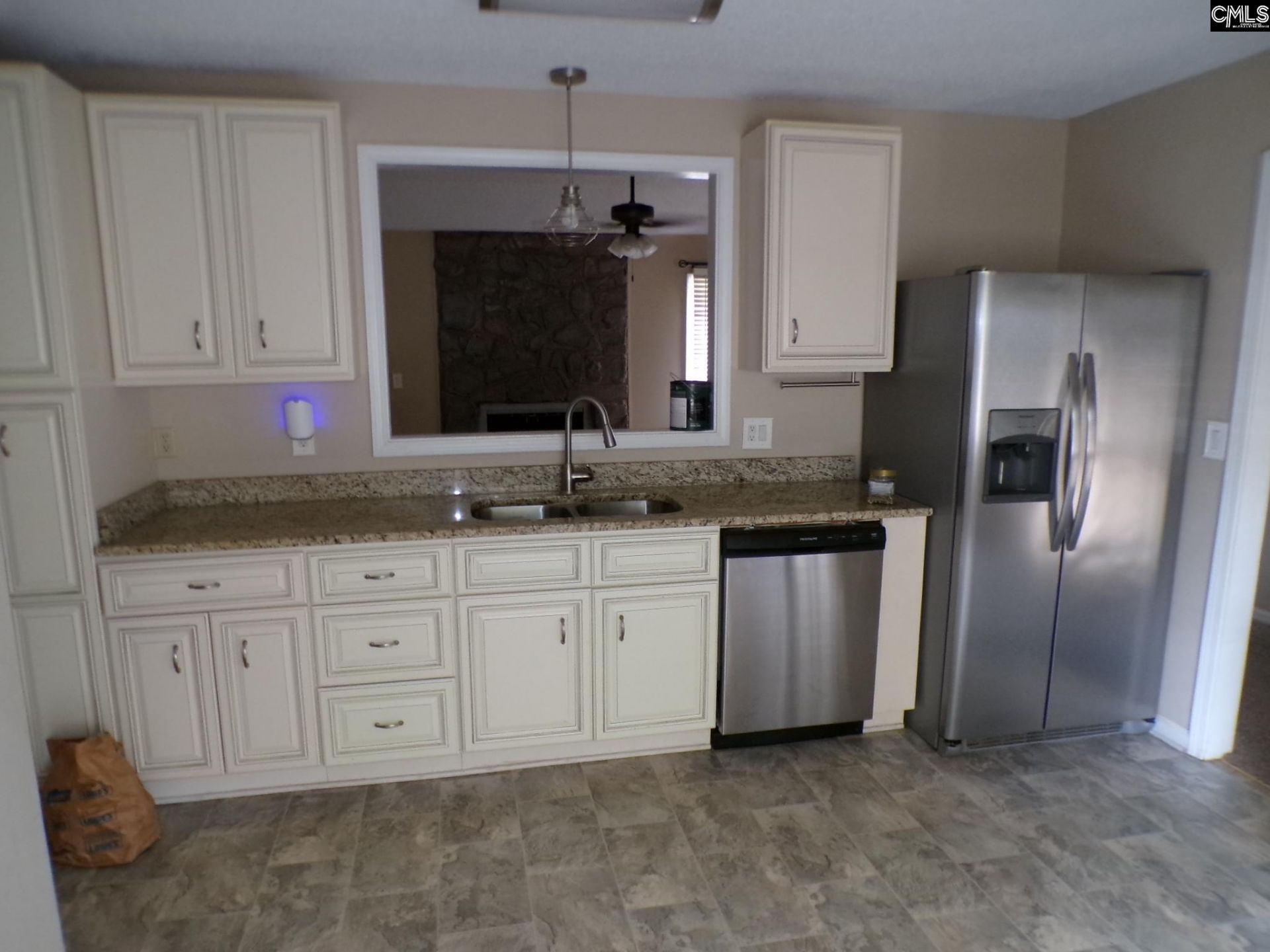 115 Sunset Strip Photo 7