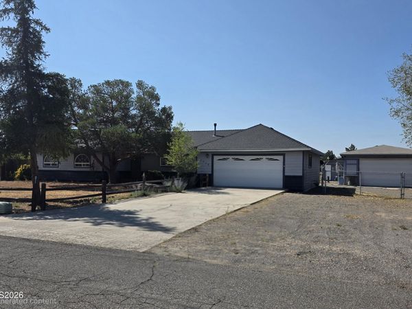 1325 Sanden Lane, Minden, NV 89423