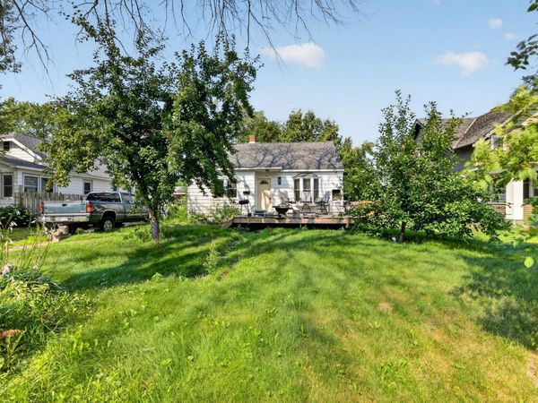 606 S Miller Avenue, Litchfield, MN 55355