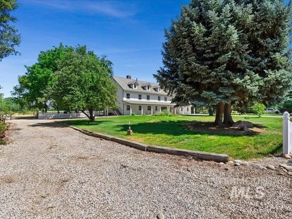 3040 N Duane Dr, Meridian, ID 83646