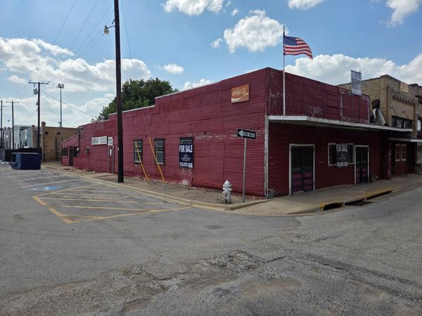 101 N Main ST , Taylor, TX 76574