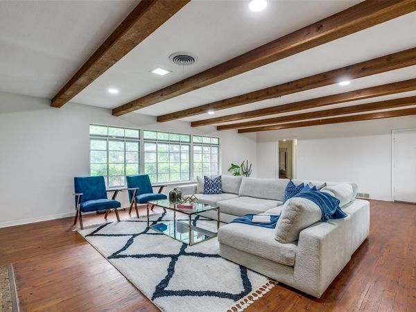 1901 Bluebird Avenue, Fort Worth, TX 76111
