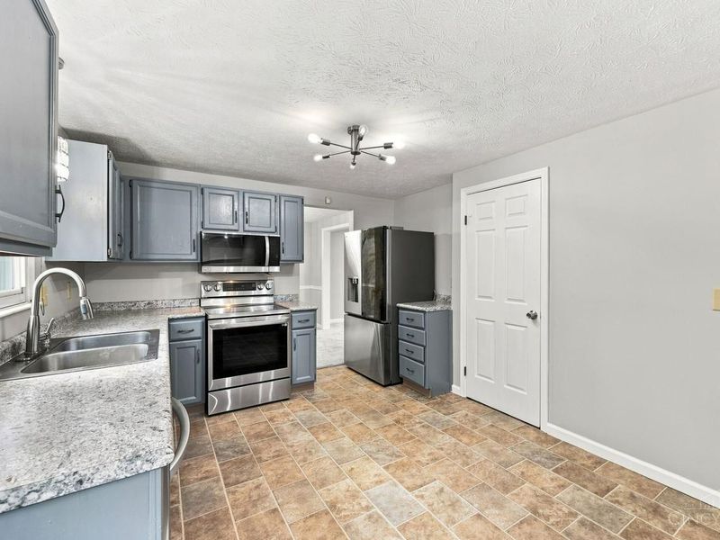 3784 Irwin Simpson Road, Deerfield Twp., OH 45040 Photo 16