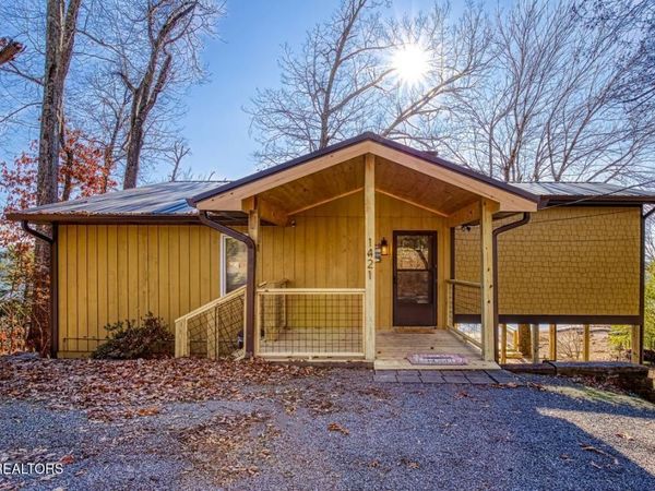 1421 Highway 139 , Dandridge, TN 37725