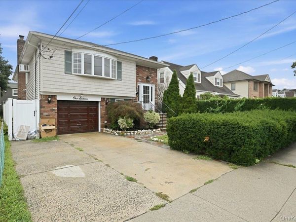 116 Elm Street , Valley Stream, NY 11580