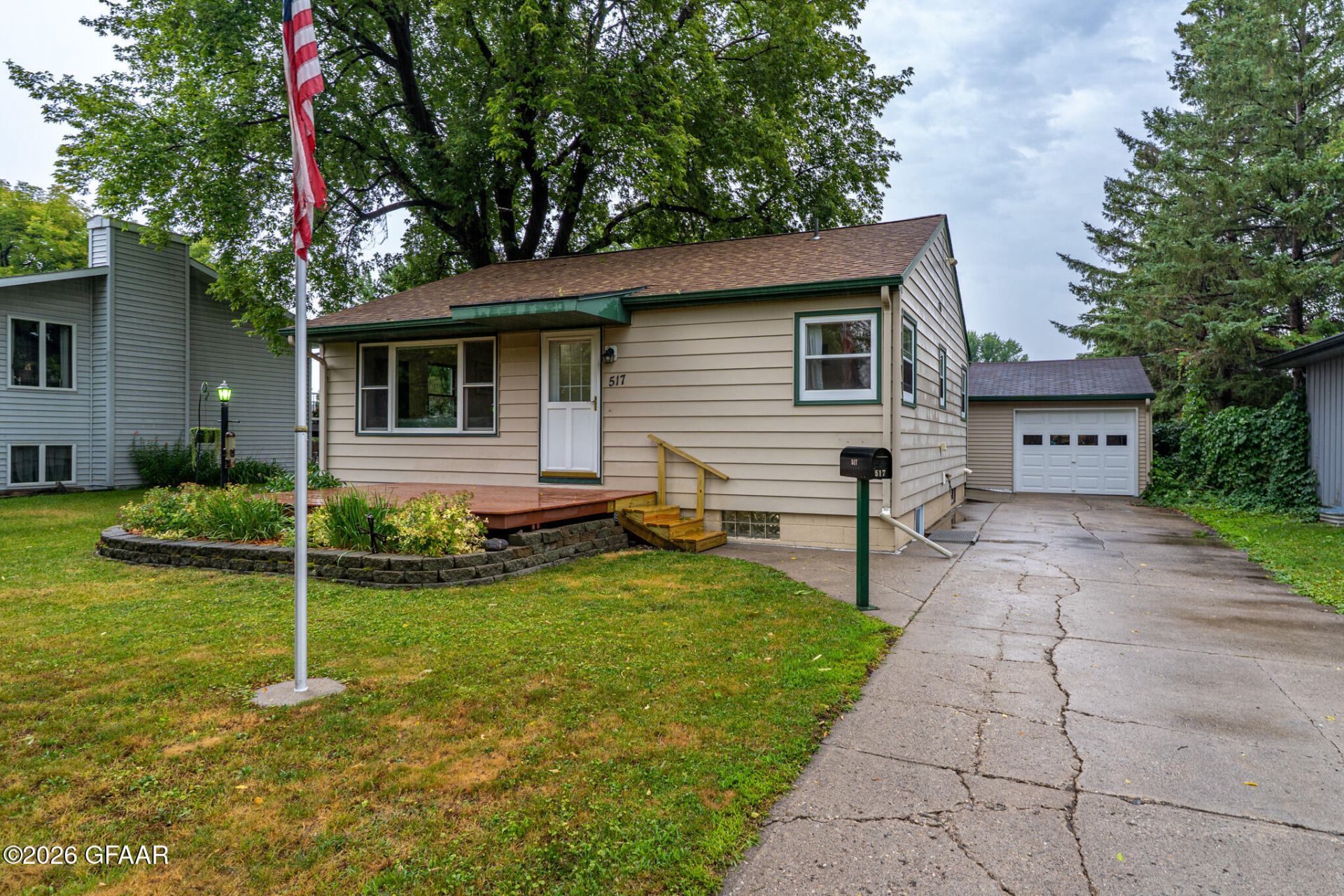 517 Bygland Road Se, East Grand Forks, MN 56721 Main Photo