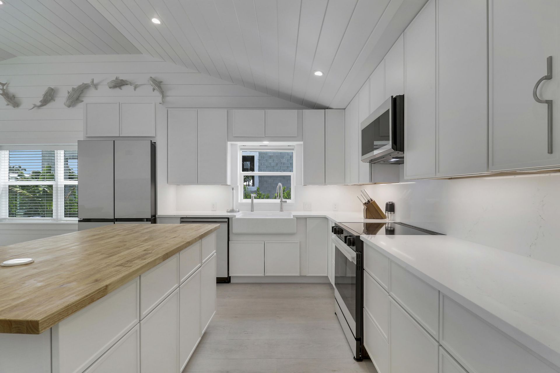 2443 E Edgewater Drive, Palm Beach Gardens, FL 33410 Photo