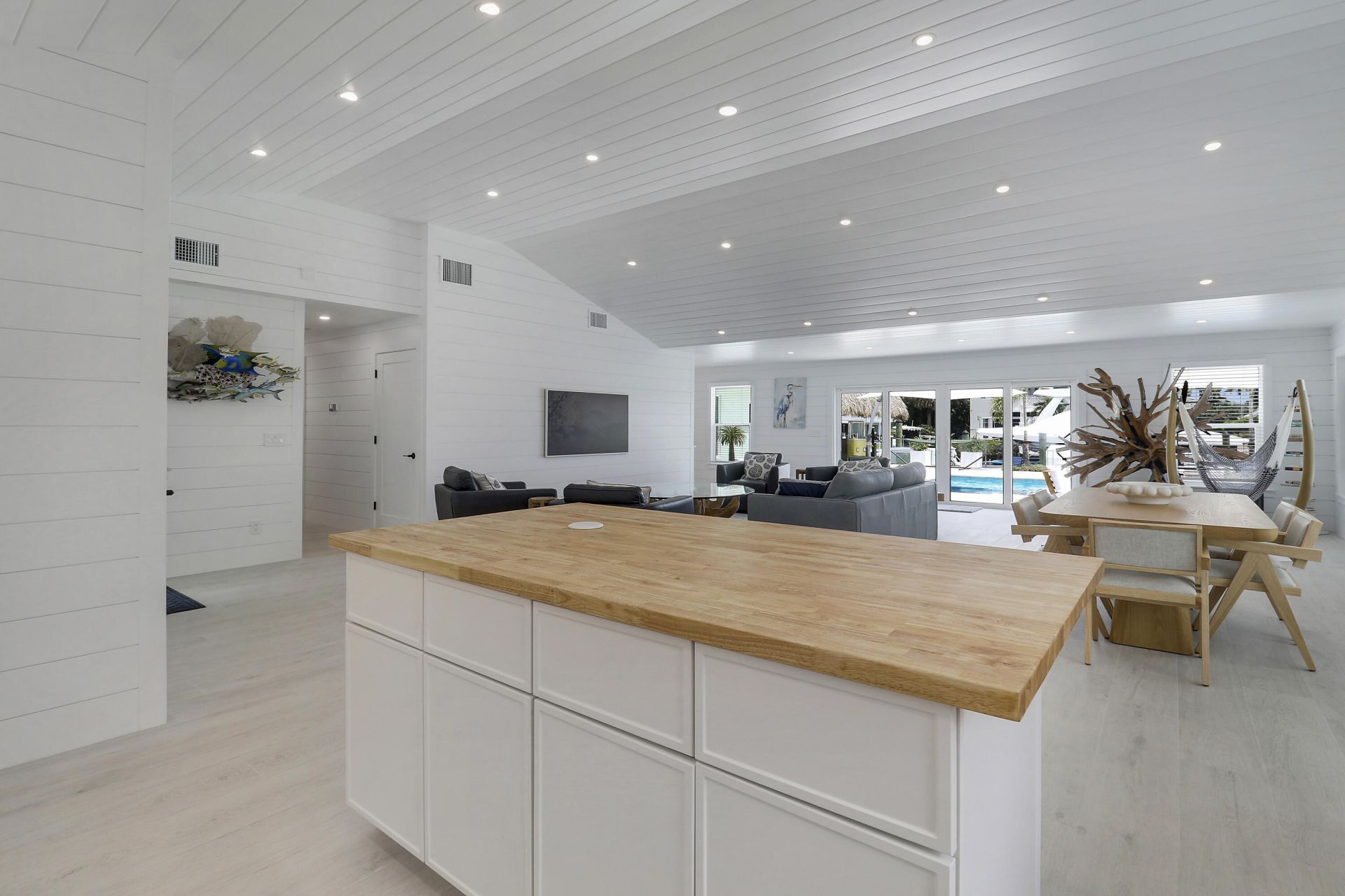 2443 E Edgewater Drive, Palm Beach Gardens, FL 33410 Photo
