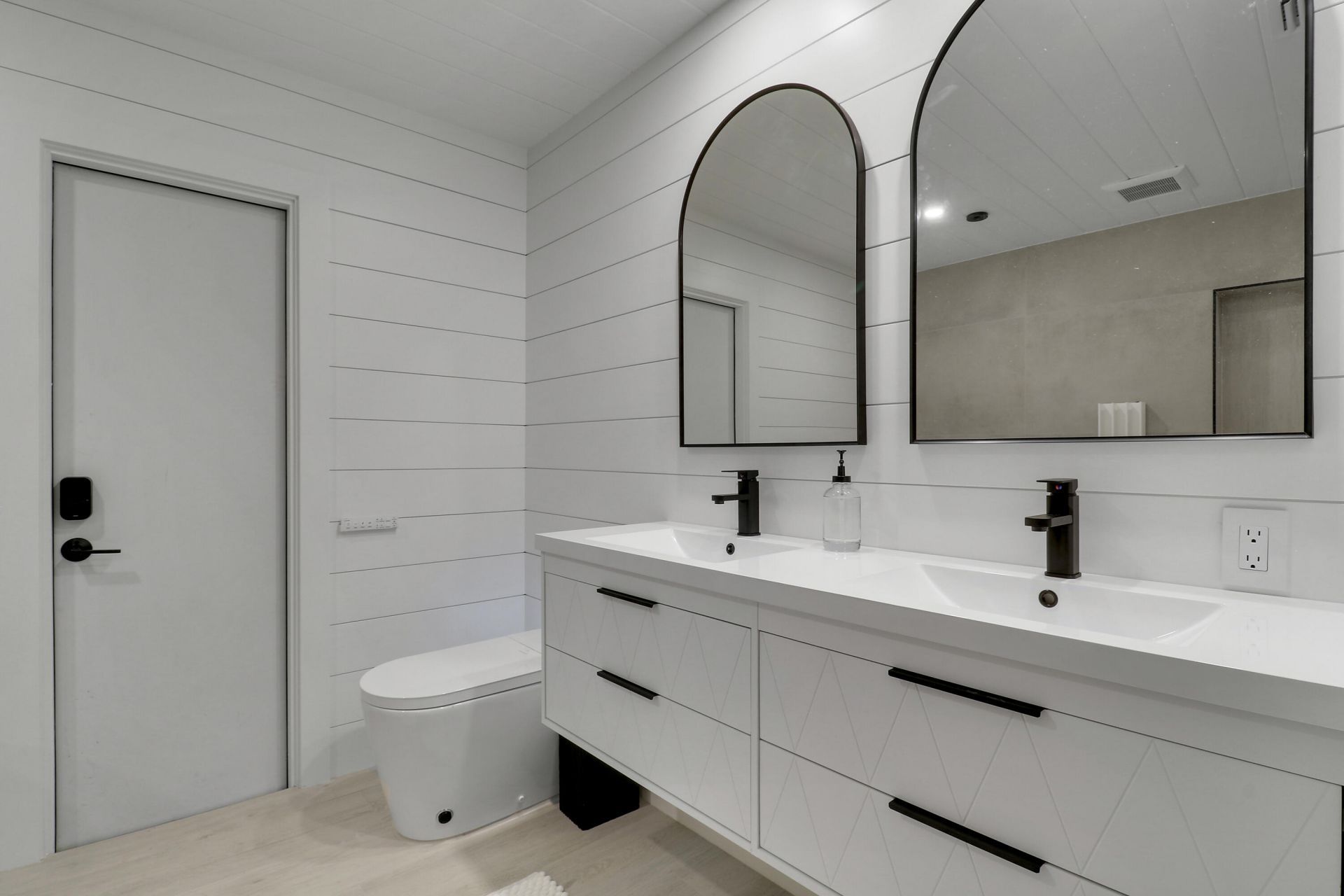 2443 E Edgewater Drive, Palm Beach Gardens, FL 33410 Photo