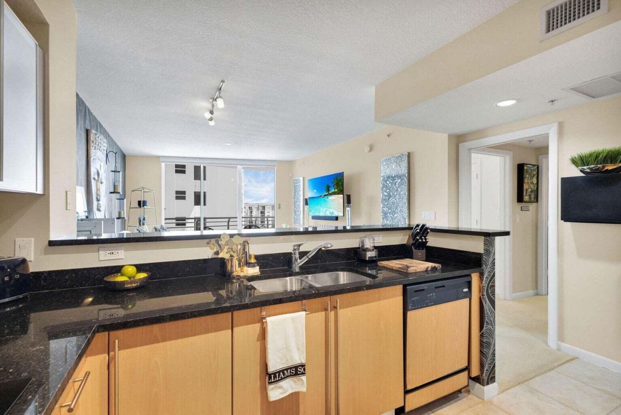 1551 N Flagler Drive, Unit 804, West Palm Beach, FL 33401 Photo