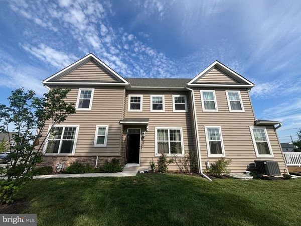 32 AUBREY CIRCLE, ROYERSFORD, PA 19468