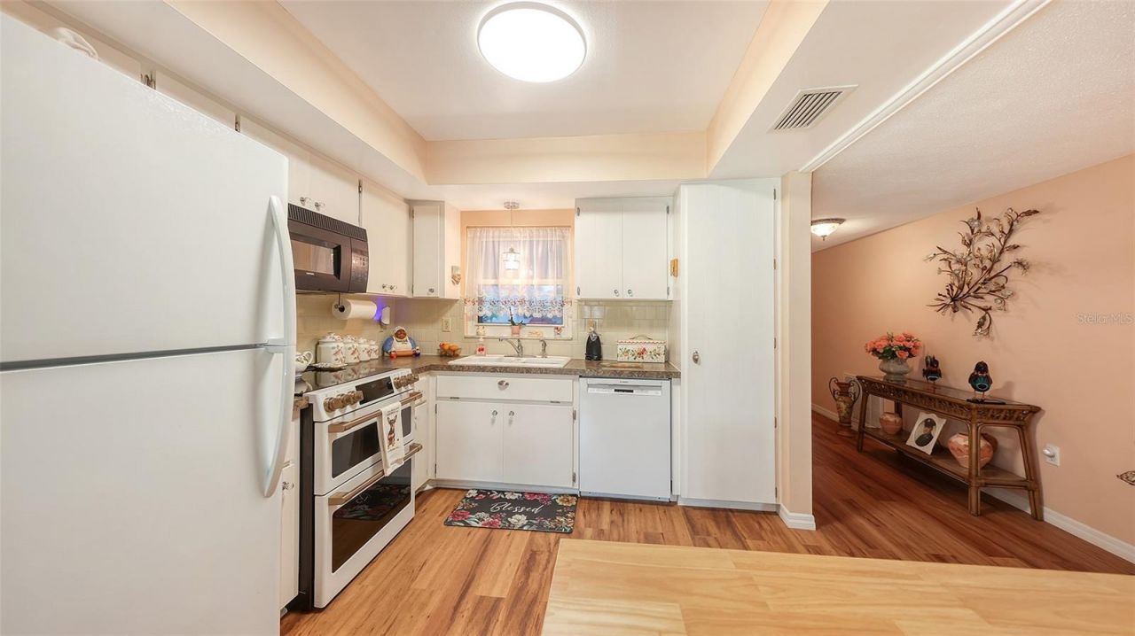 2623 Riverbluff Parkway, Unit V144, Sarasota, FL 34231 Photo