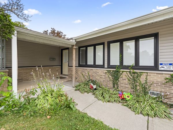 109 Landmeier Road , Elk Grove Village, IL 60007
