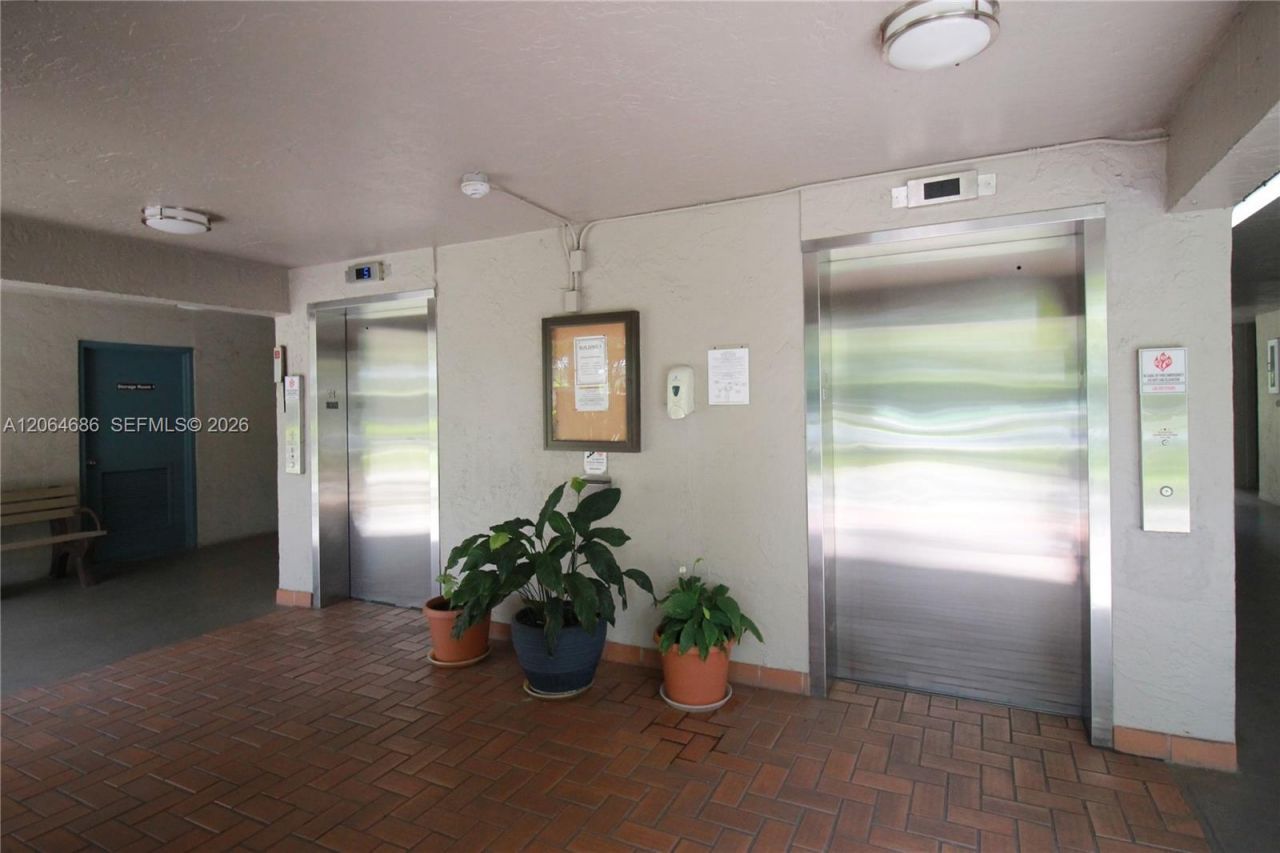900 Colony Point Cir, Unit 216, Pembroke Pines, FL 33026 Photo