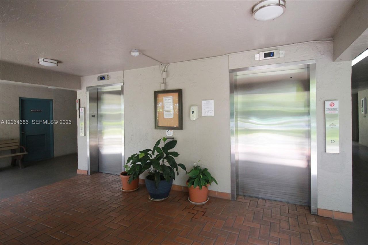 900 Colony Point Cir, Unit 216, Pembroke Pines, FL 33026 Photo