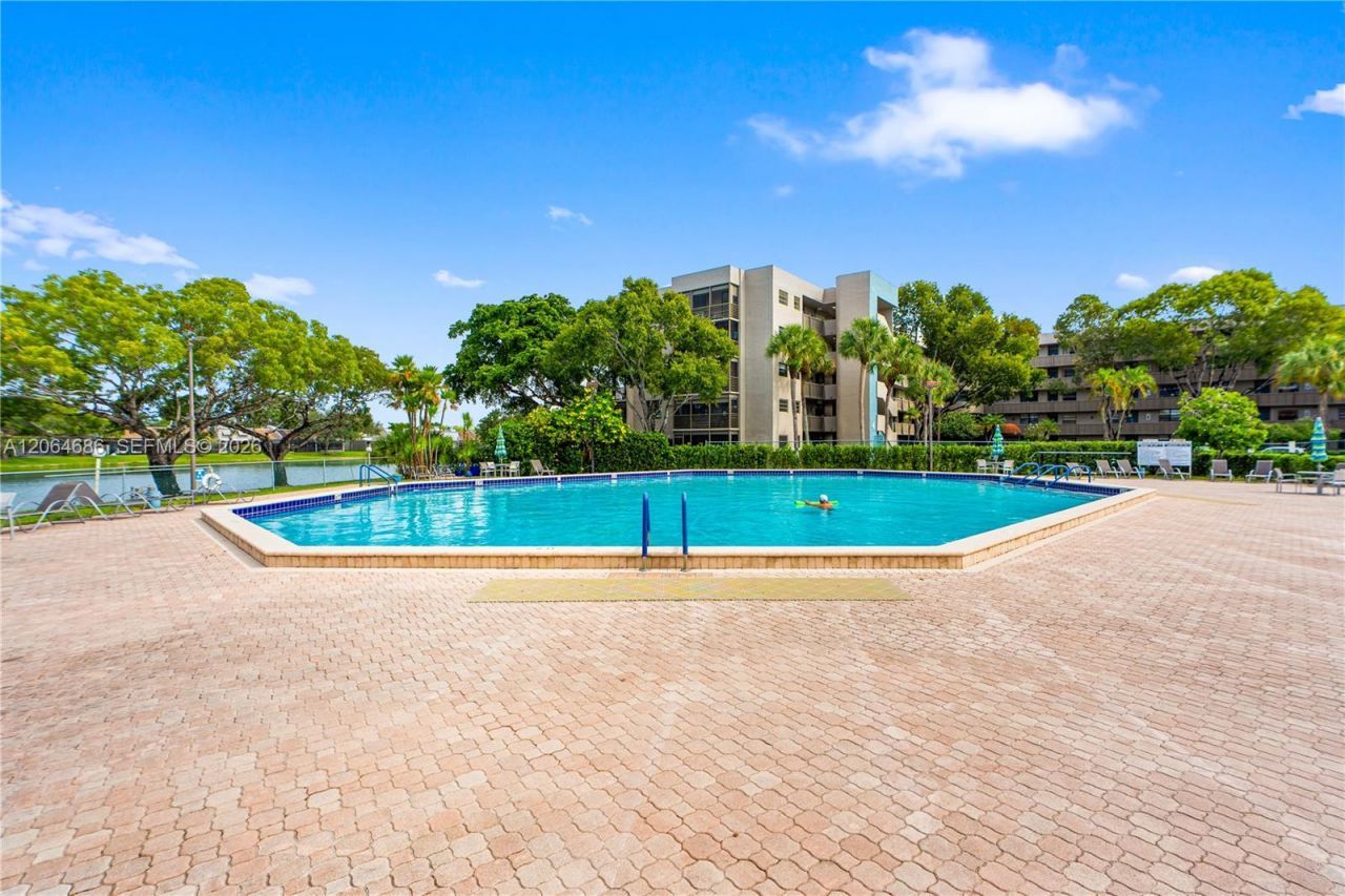 900 Colony Point Cir, Unit 216, Pembroke Pines, FL 33026 Photo
