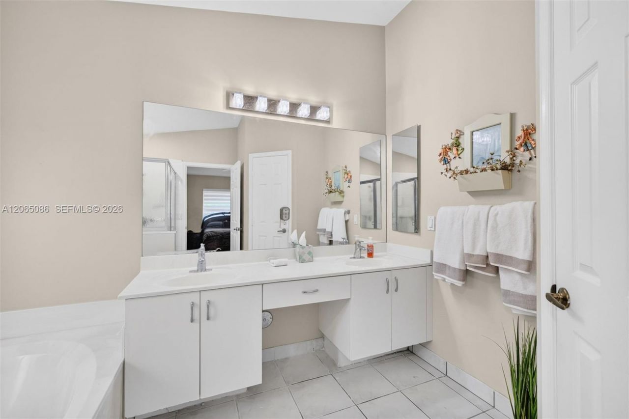 13356 NW 16th St, Pembroke Pines, FL 33028 Photo