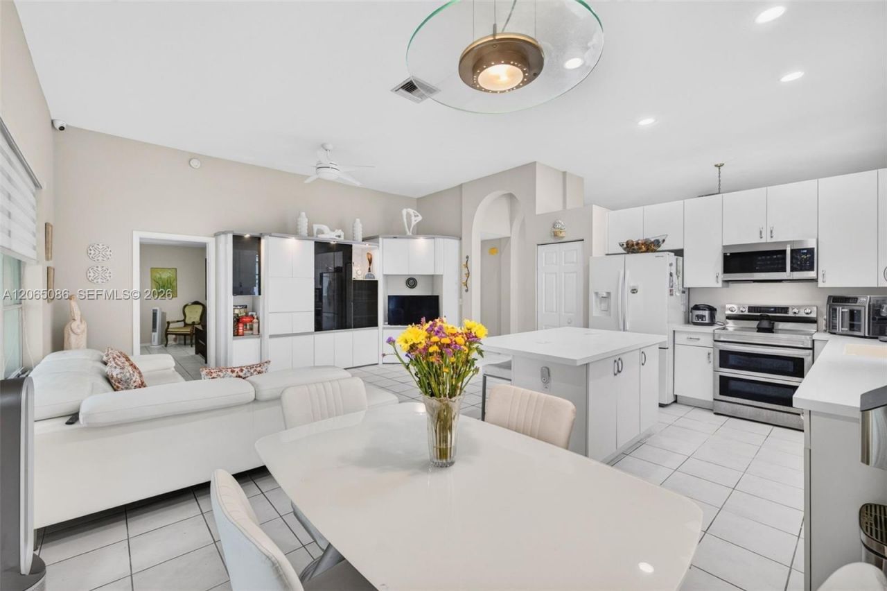 13356 NW 16th St, Pembroke Pines, FL 33028 Photo
