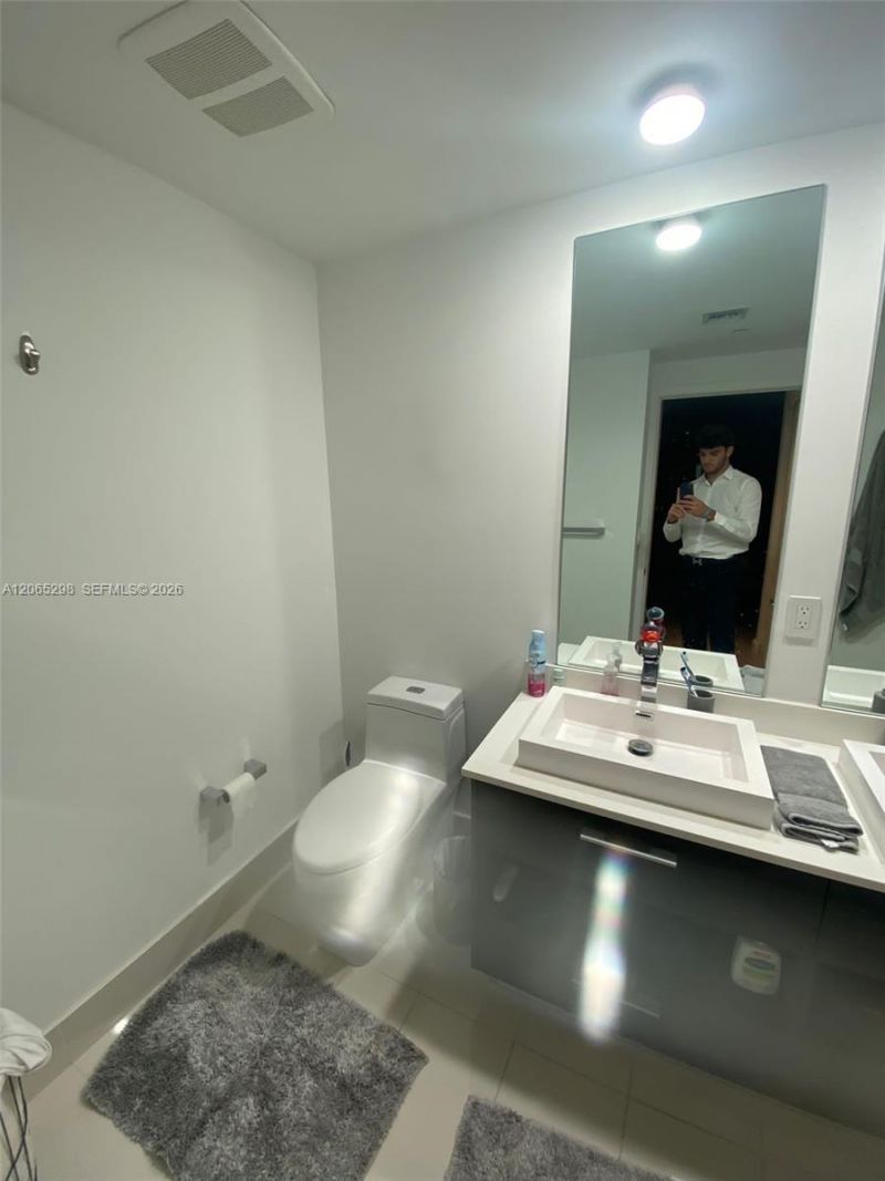 45 SW 9th St , Unit 1005, Miami, FL 33130 Photo