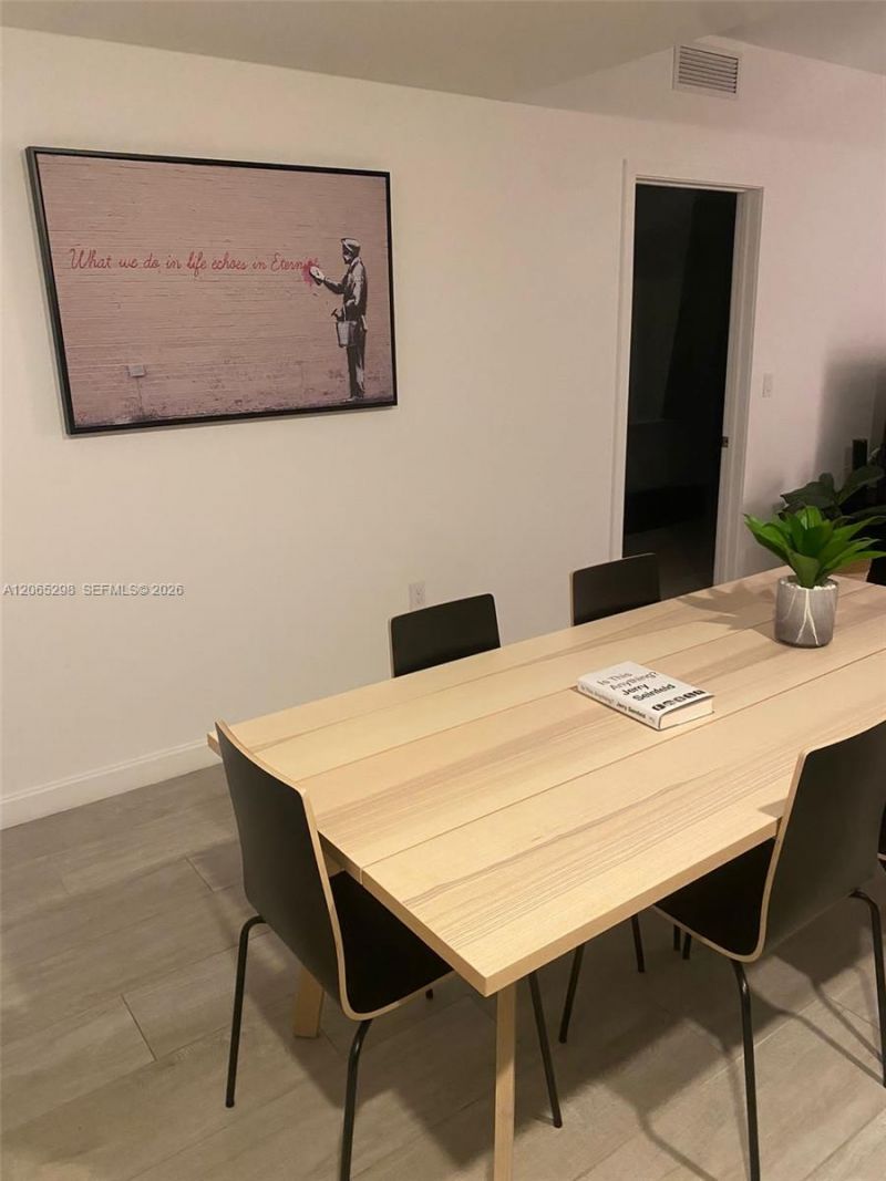 45 SW 9th St , Unit 1005, Miami, FL 33130 Photo