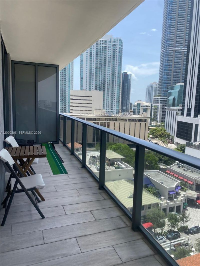 45 SW 9th St , Unit 1005, Miami, FL 33130 Photo