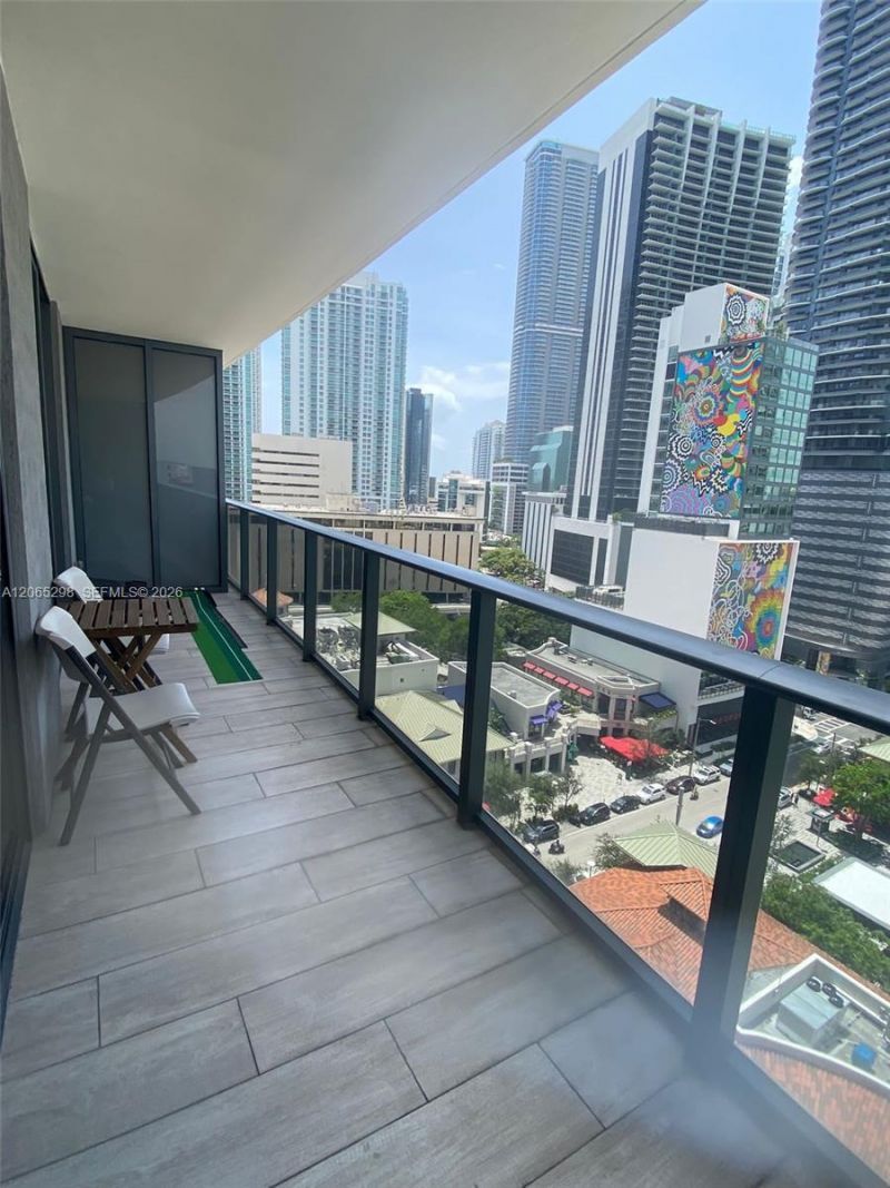 45 SW 9th St , Unit 1005, Miami, FL 33130 Photo