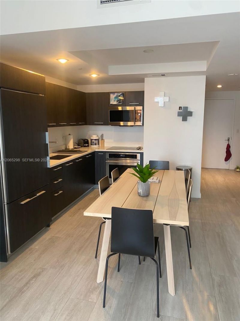 45 SW 9th St , Unit 1005, Miami, FL 33130 Photo