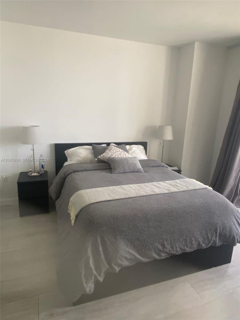 45 SW 9th St , Unit 1005, Miami, FL 33130 Photo