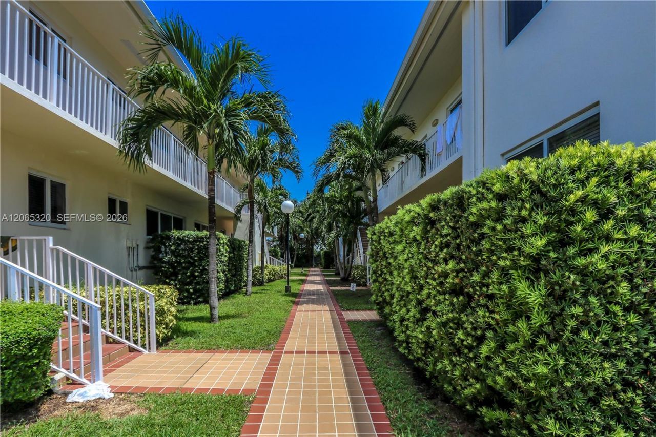 1029 94th St , Bay Harbor Islands, FL 33154 Photo