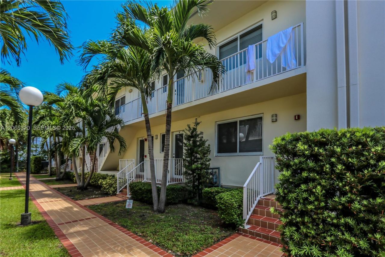 1029 94th St , Bay Harbor Islands, FL 33154 Photo
