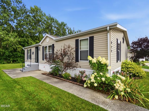 573 Waterview Circle, Lima, OH 45804