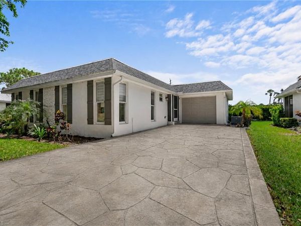 250 Lanchester CT, Unit 35, NAPLES, FL 34112