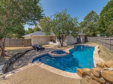 9008 Flicker Lane, Dallas, TX 75238