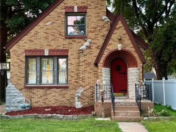 111 E Olive Street , Staunton, IL 62088