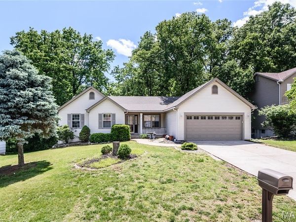 3935 Rhine Court , St Charles, MO 63304