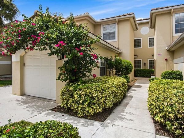 77 Silver Oaks CIR, Unit 8102, NAPLES, FL 34119