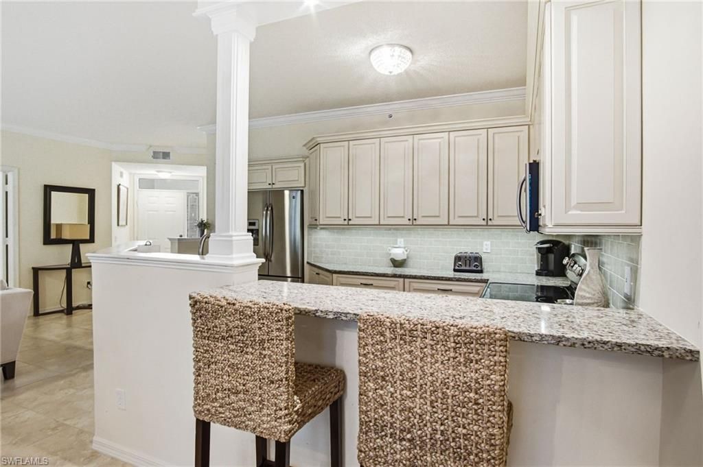 77 Silver Oaks Cir, Unit 8102, Naples, FL 34119 Photo