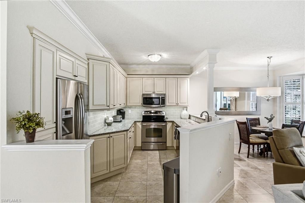 77 Silver Oaks Cir, Unit 8102, Naples, FL 34119 Photo