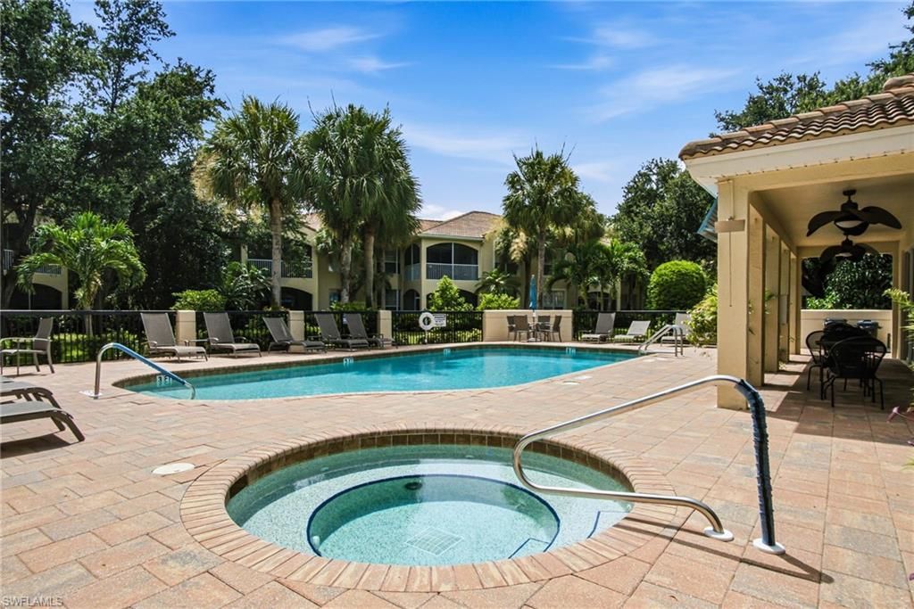 77 Silver Oaks Cir, Unit 8102, Naples, FL 34119 Photo